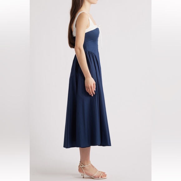 Moon River Navy Cotton Colorblock Midi Dress - Picture 4 of 9
